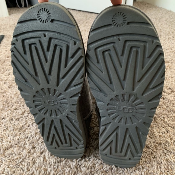 UGG Bailey Button Triplet - Picture 6 of 8